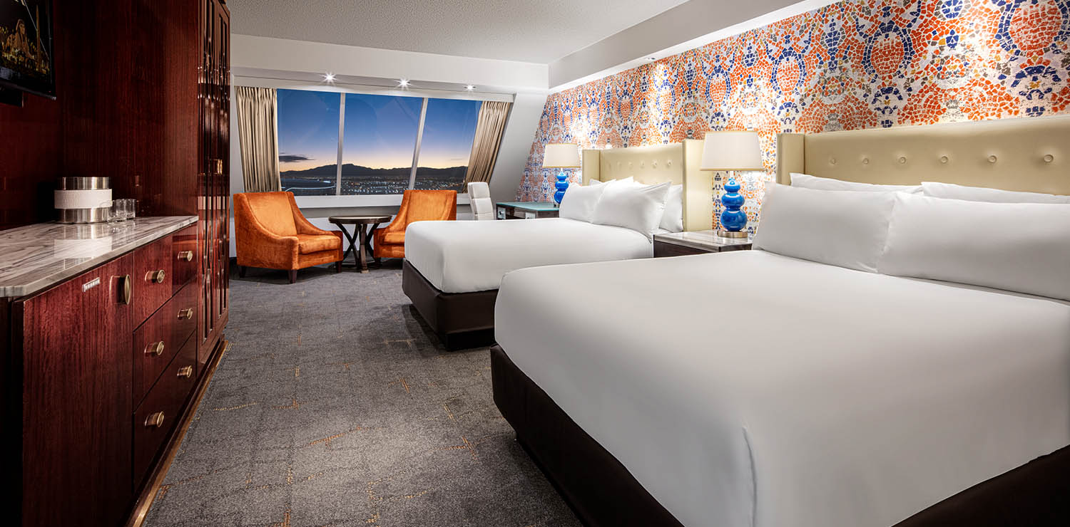 Luxor_Hotel_Pyramid_Premier_Two_Queen