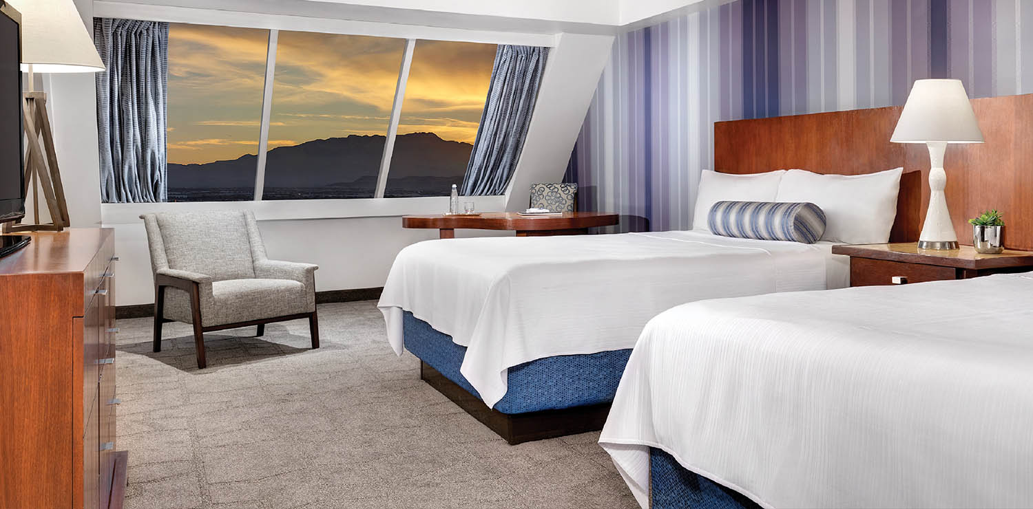 Luxor_Hotel_Pyramid_Two_Queen