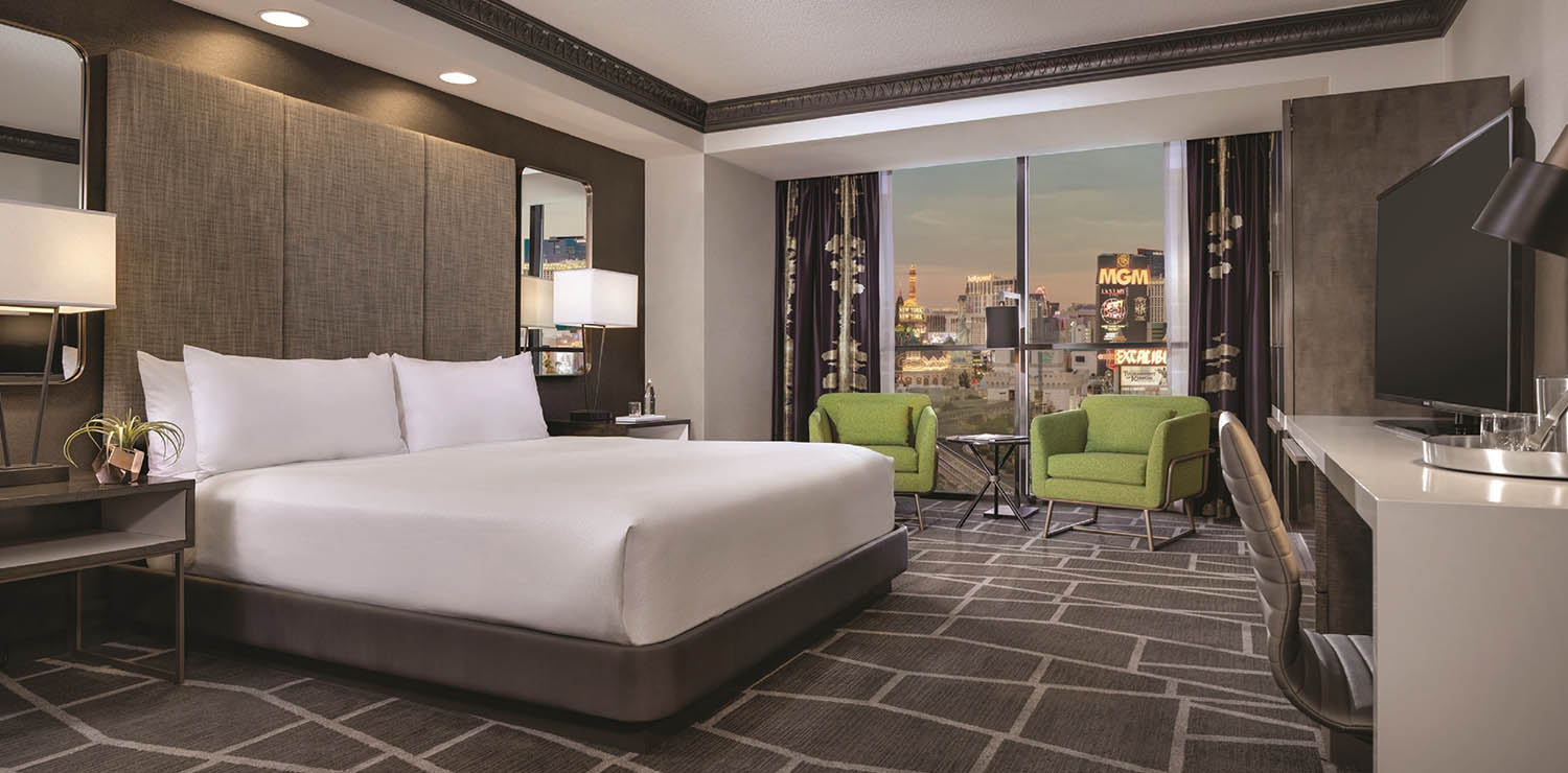 Luxor_Hotel_Tower_Premium_King